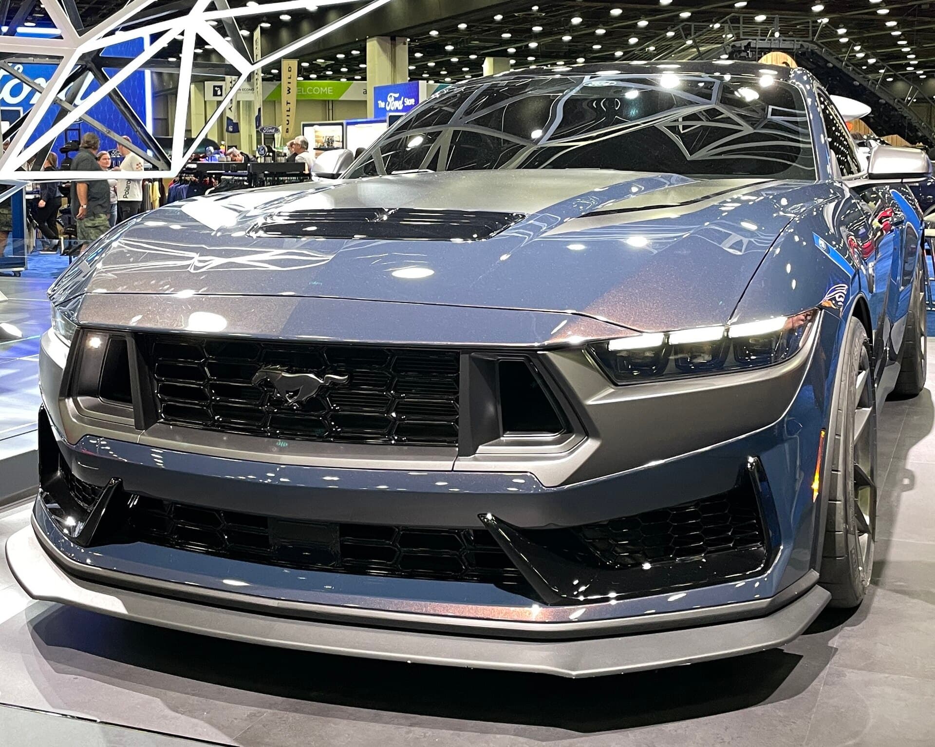 Ford Mustang Dark Horse — Langzeitmiete